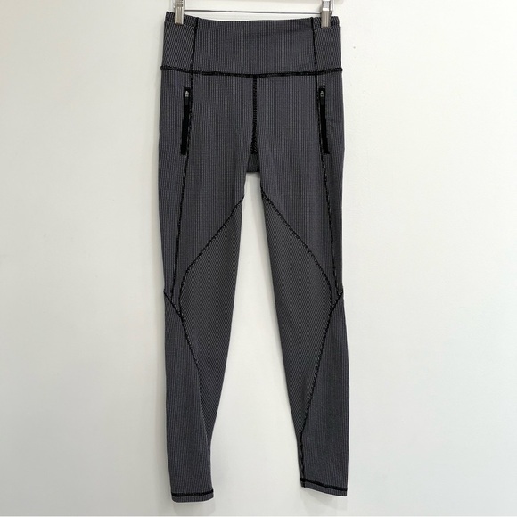 Lululemon tiny geo black white full length leggings zippered pockets luxtreme 6 - Picture 1 of 11